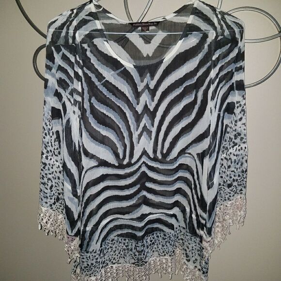 Amazin animal print tunic from Bloomindale's! - Picture 1 of 4